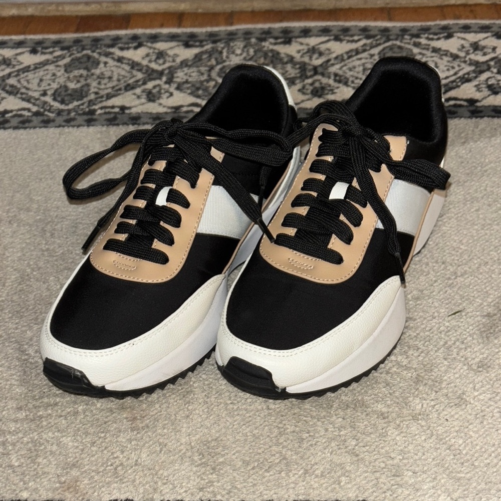 Women's DV by Dolce Vita Black and Tan Sneakers